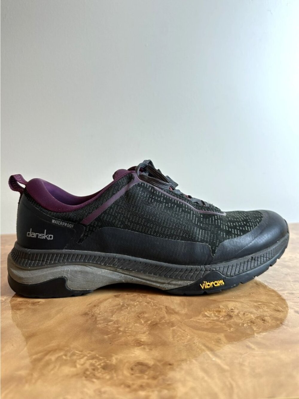 Dansko Makayla Waterproof Trail Shoes 38 Black Purple Vibram Hiking Sneakers